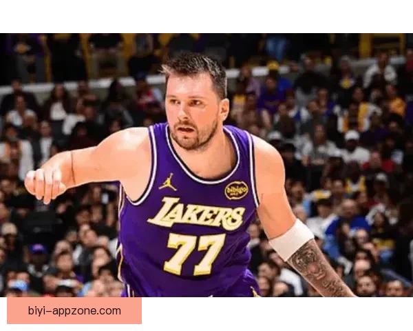 雷迪克称东契奇保持现有表现可拿MVP 其为球队核心驱动力